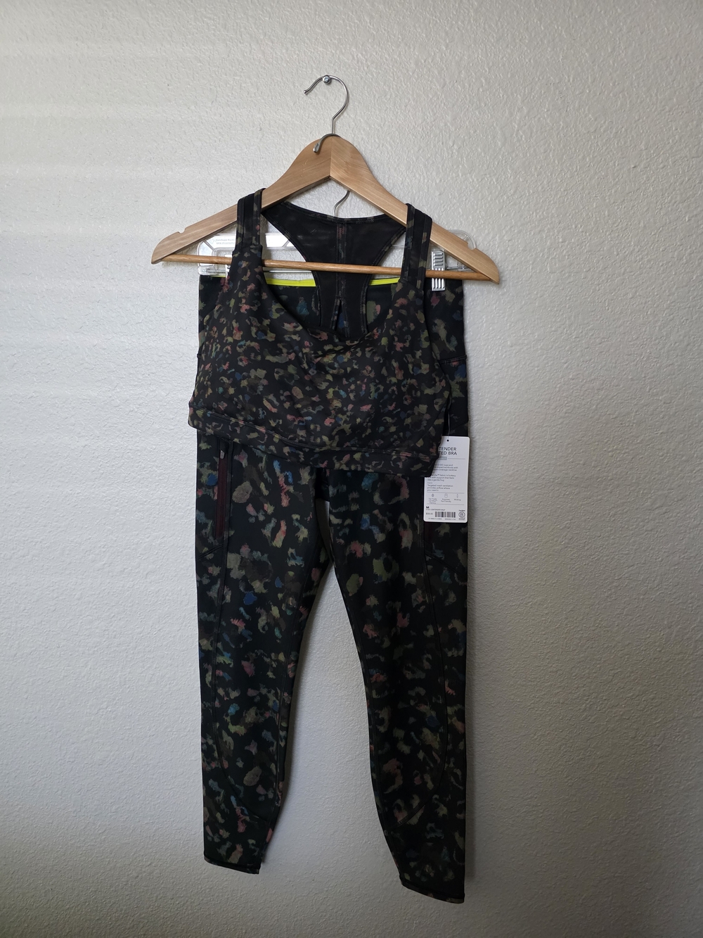 *NWT* Athleta Contender bra/Ranier tight, leopard print